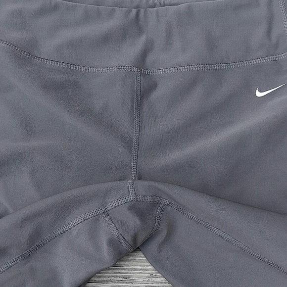 Nike Dry-Fit Spandex Capris - Picture 6 of 8